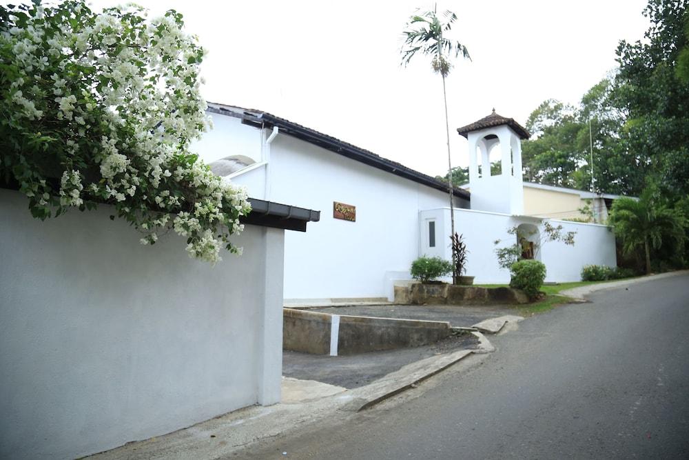 Regent Lodge Hotel & Villa Kandy Exterior foto